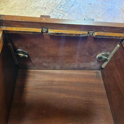 Antique Commode with Thunder Mug