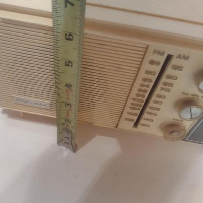 Vintage Bakelite Case Zenith Am/FM Radio in Working Condition