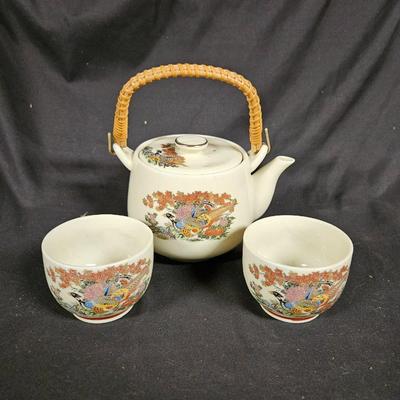 Vintage Japanese Teapot with 2 Cups