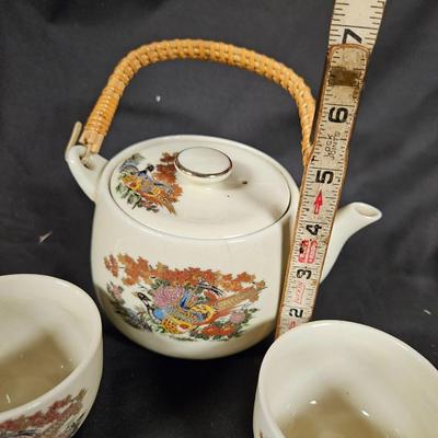 Vintage Japanese Teapot with 2 Cups