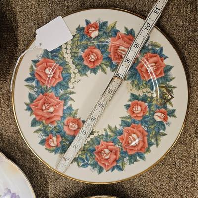 Lot of 5 Decorative Plates Including Lenox