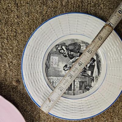 Lot of 5 Decorative Plates Including Norman Rockwell