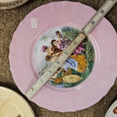 Lot of 5 Decorative Plates Including Norman Rockwell