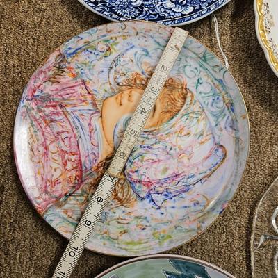 Lot of 5 Decorative Plates Including Orrefors