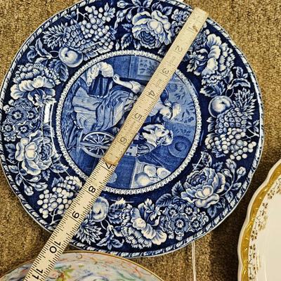 Lot of 5 Decorative Plates Including Orrefors
