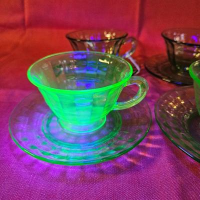 Set of 4 Uranium Green Depression Teacups and Saucers