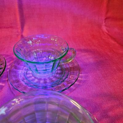 Set of 4 Uranium Green Depression Teacups and Saucers