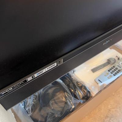 Sale Photo Thumbnail #656: Used. 46" Has a Remote and a stand, in original box for easier moving. 