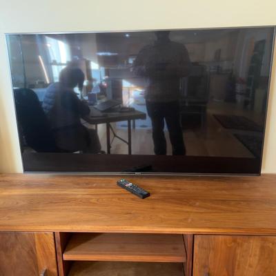 Sale Photo Thumbnail #660: Used. Works. Has original box with a stand in it. 