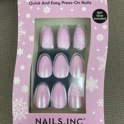 Nails Inc London Holiday Press on Nails 3 sets
