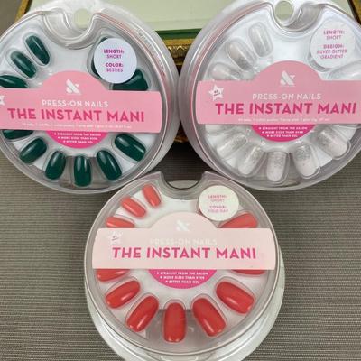 Olive & June Press On Nails Short Length