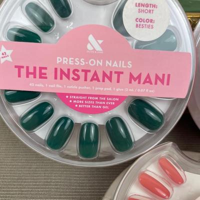 Olive & June Press On Nails Short Length