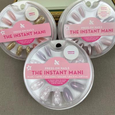 Olive & June Press On Nails Medium Length