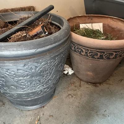 Plastic pots and outdoor decor