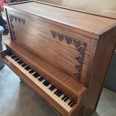 Small wood piano decor