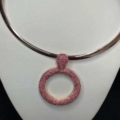 Collar Necklace with Pink Stones Pendant
