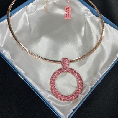 Collar Necklace with Pink Stones Pendant