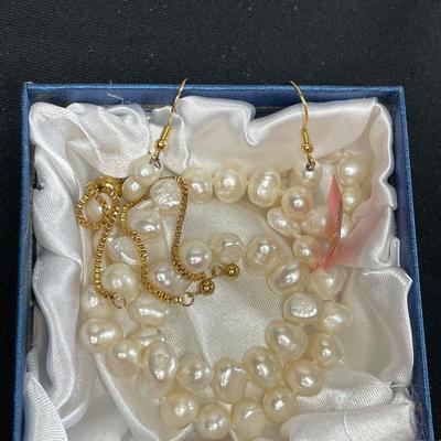 Pearl Necklace and Earrings Set