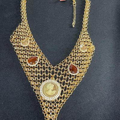 Gold Tone Cameo Necklace