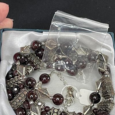 Nice Silver tone Necklace and Earrings Set