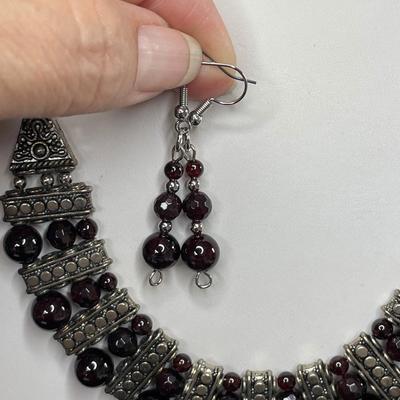 Nice Silver tone Necklace and Earrings Set