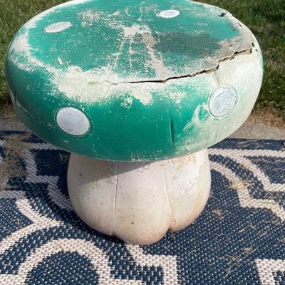 Mushroom stool