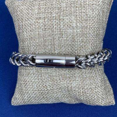 New Invicta Men’s Stainless Steel Bracelet