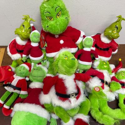 The Grinch that Stole Christmas Plush Lot many different sizes