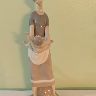 Ladro Figures The Dress Maker & Motherhood