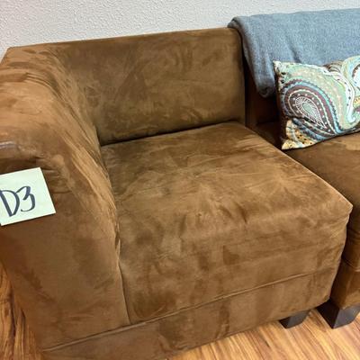 Sale Photo Thumbnail #685: Separates easily, dark brown color