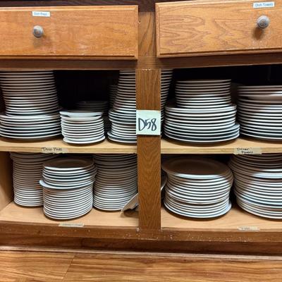 Sale Photo Thumbnail #858: Lots of plates! See photos