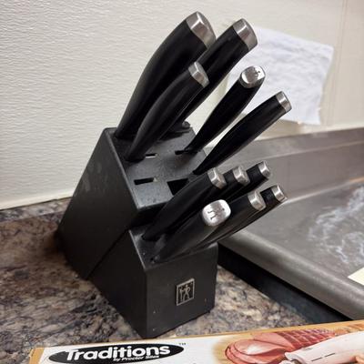 Sale Photo Thumbnail #866: Knife block, electric knife