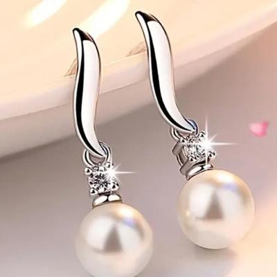 Simple Luxury Freshwater Pearl Hypoallergenic Dangle Earrings