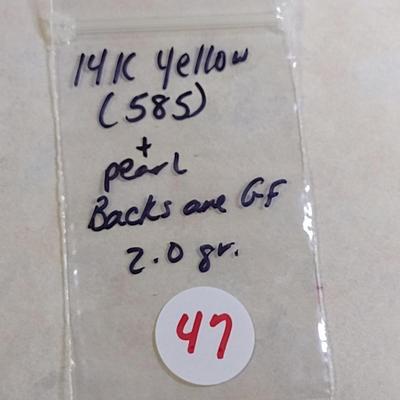 14 Karat Yellow Gold and Pearl Post Earrings- Approx Total Weight 2.0 Grams (#47)