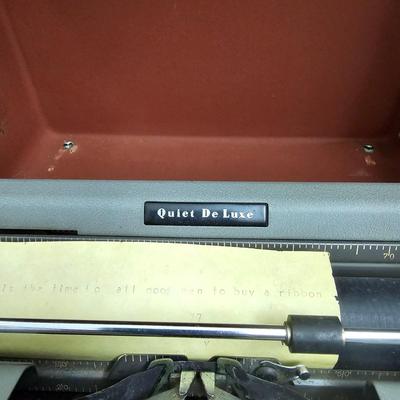 Vintage Underwood & Royal Portable Typewriters (PC-JS)