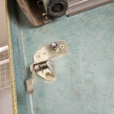 Vintage Underwood & Royal Portable Typewriters (PC-JS)