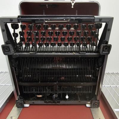 Vintage Underwood & Royal Portable Typewriters (PC-JS)