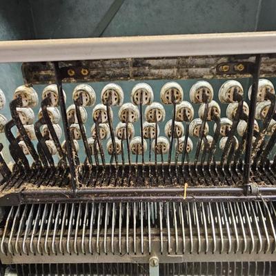 Vintage Underwood & Royal Portable Typewriters (PC-JS)