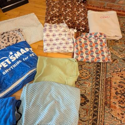 Dog Blankets & Towels (SB)