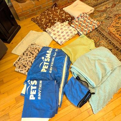 Dog Blankets & Towels (SB)