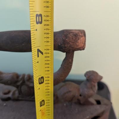 Antique Sad Irons Coal/Charcoal Iron Clothes Press With Rooster Latch (LR)