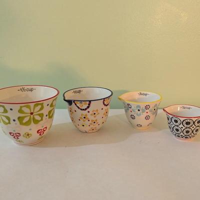 Creative Co-Op Floral Hand Stamped Stoneware Measuring Cups (DR)