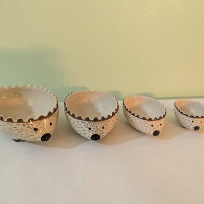 Creative Co-Op Hedgehog Stoneware Measuring Cups (DR)