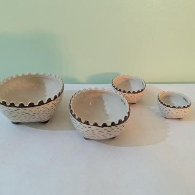 Creative Co-Op Hedgehog Stoneware Measuring Cups (DR)