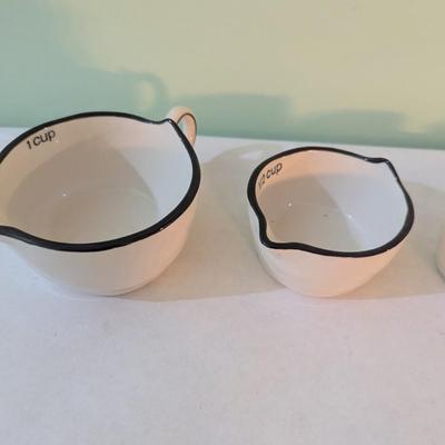 Country Classic Stoneware Measuring Cups (DR)