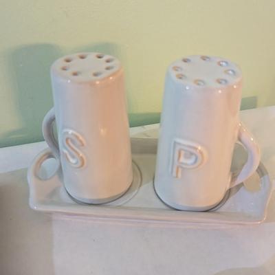 Stoneware Kitchen Decor