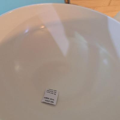 Melamine Serving Bowl With Bamboo Lid