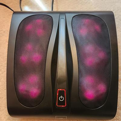The Sharper Image MSG-F110 Shiatsu Deep Kneading Heat Foot Massager