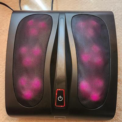 The Sharper Image MSG-F110 Shiatsu Deep Kneading Heat Foot Massager