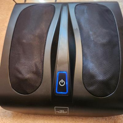 The Sharper Image MSG-F110 Shiatsu Deep Kneading Heat Foot Massager